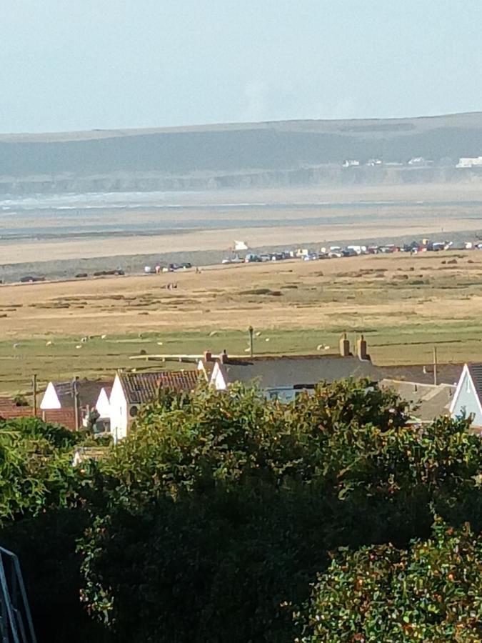 Contemporary One Bed Studio. Sea Views And Parking Westward Ho!  Exterior photo