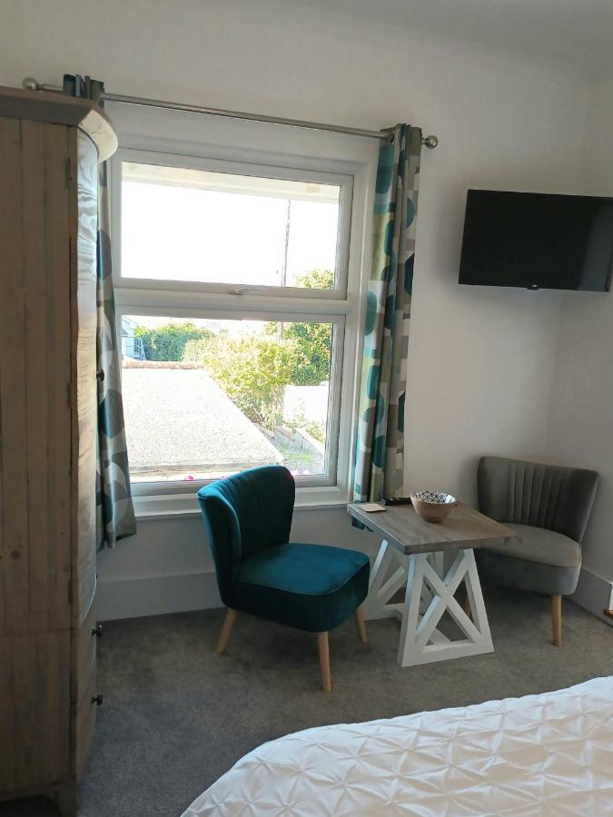 Contemporary One Bed Studio. Sea Views And Parking Westward Ho!  Exterior photo