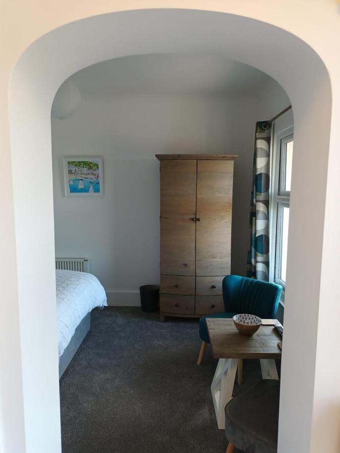 Contemporary One Bed Studio. Sea Views And Parking Westward Ho!  Exterior photo