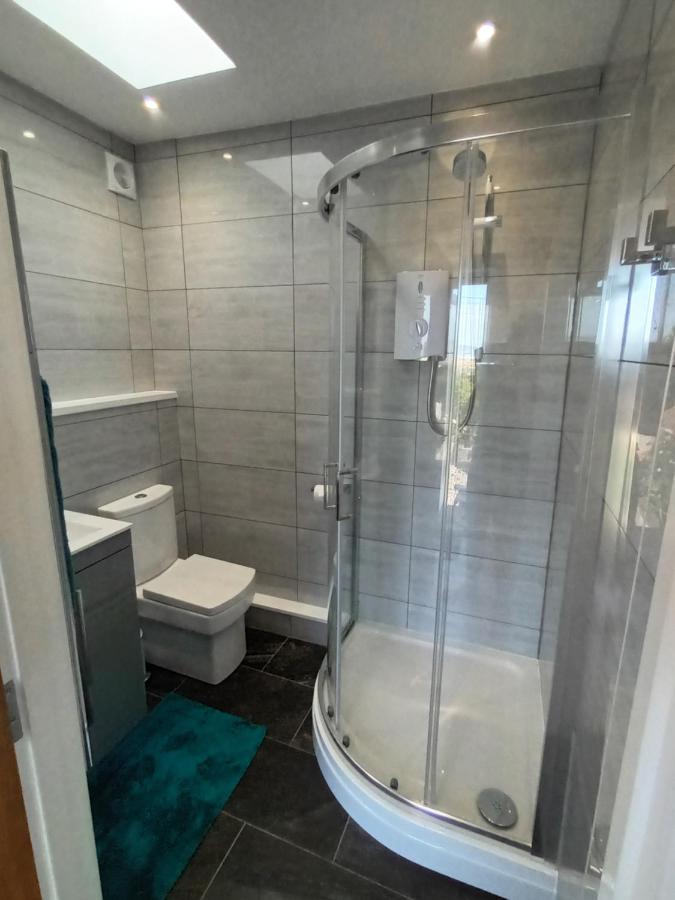 Contemporary One Bed Studio. Sea Views And Parking Westward Ho!  Exterior photo